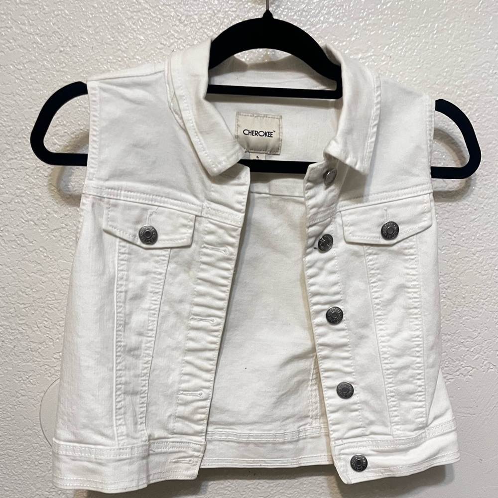White jean Vest